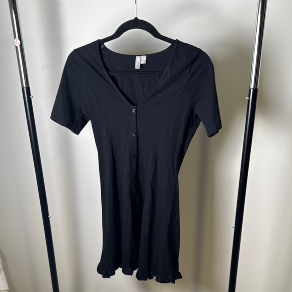 ASOS Casual Black Button up Cotton Mini Dress Ruffle Bottom Size 4 - Picture 1 of 7